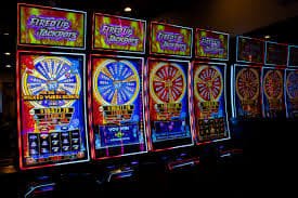 Màn hình game nổ hũ slot online đa chủ đề tại win13 trên điện thoại